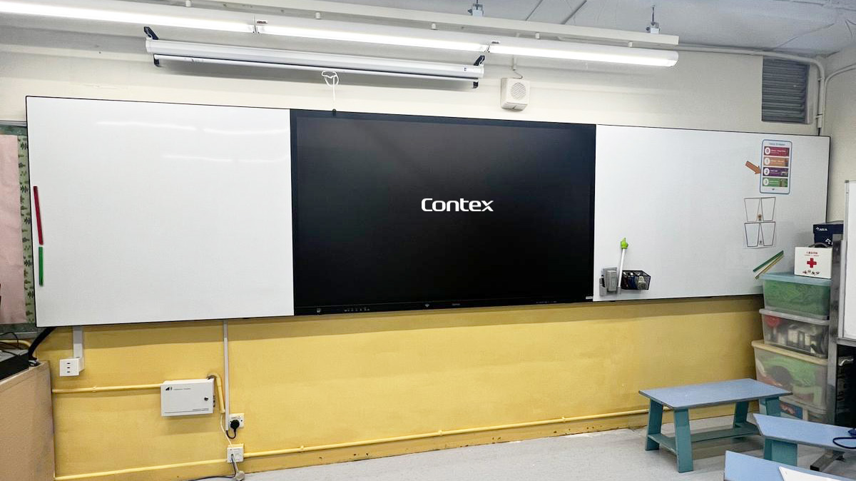 除了黑色側板，學校亦可選擇安裝白板，配合各間課室設計或實際需要。